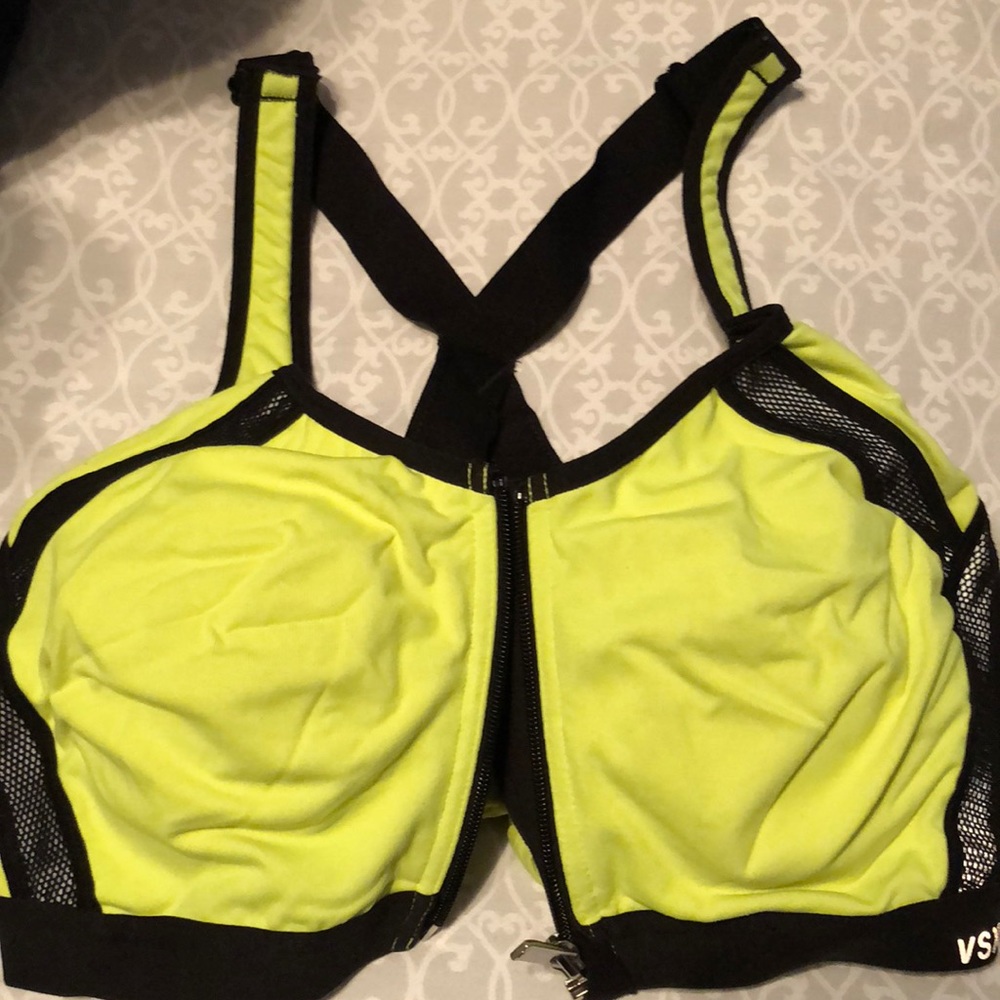 EXTREMELY supportive sports bra VSX sport